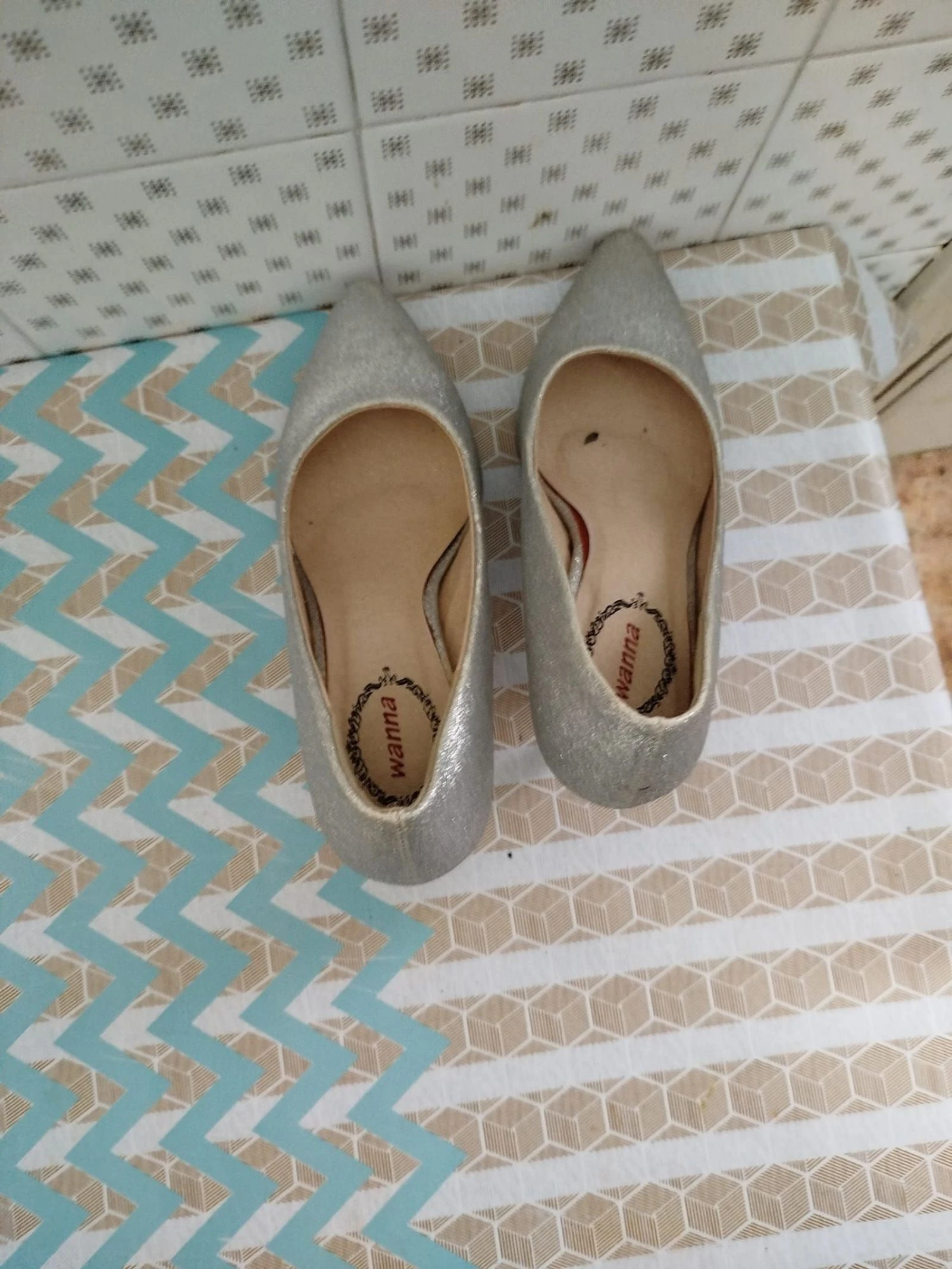 Glanzende hakken maat 36 merk wanna 😍 – photo 3